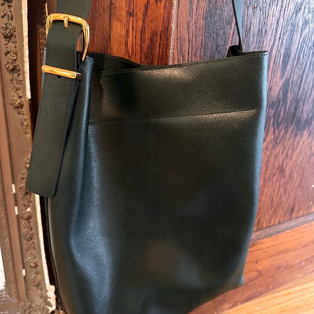 Forest green made well bucket bag
